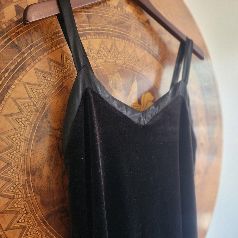 BLACK VELVET FLORA BY FLORA NIKROOZ SLIP DRESS
